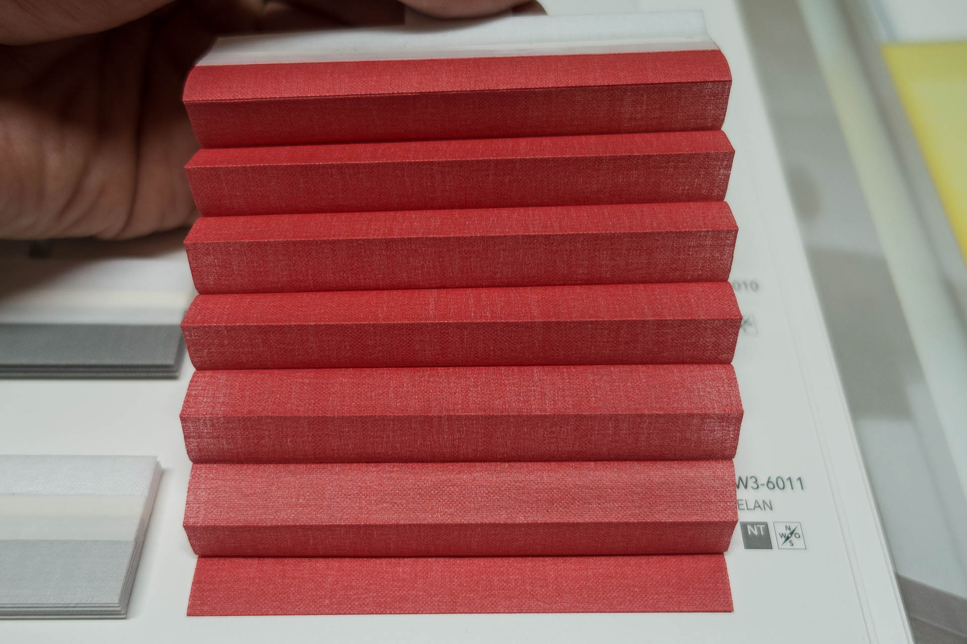 Waben-Plissee-Stoff aus der Farbkarte "Elan" | Material: 100 % PES