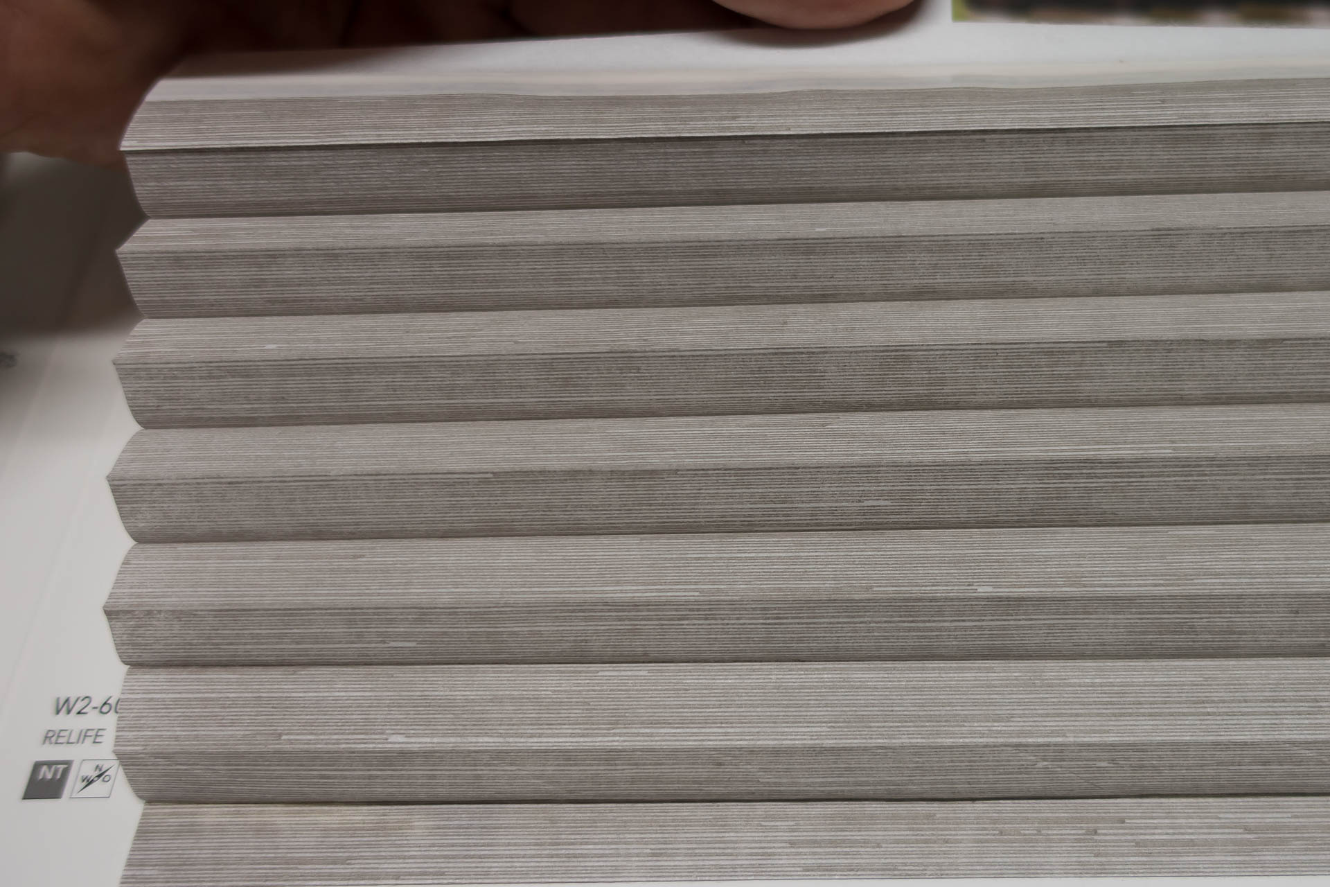 Waben-Plissee-Stoff aus der Farbkarte "Relife" | Material: 100 % PES