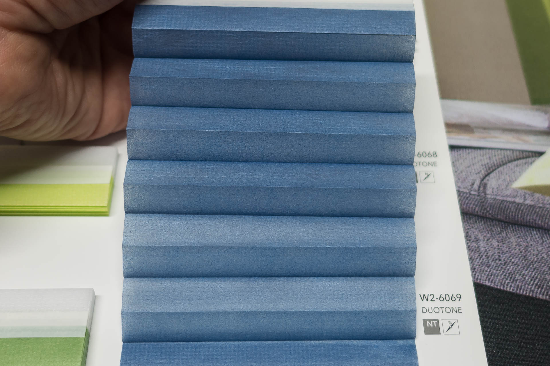 Waben-Plissee-Stoff aus der Farbkarte "Duotone" | Material: 100 % PES