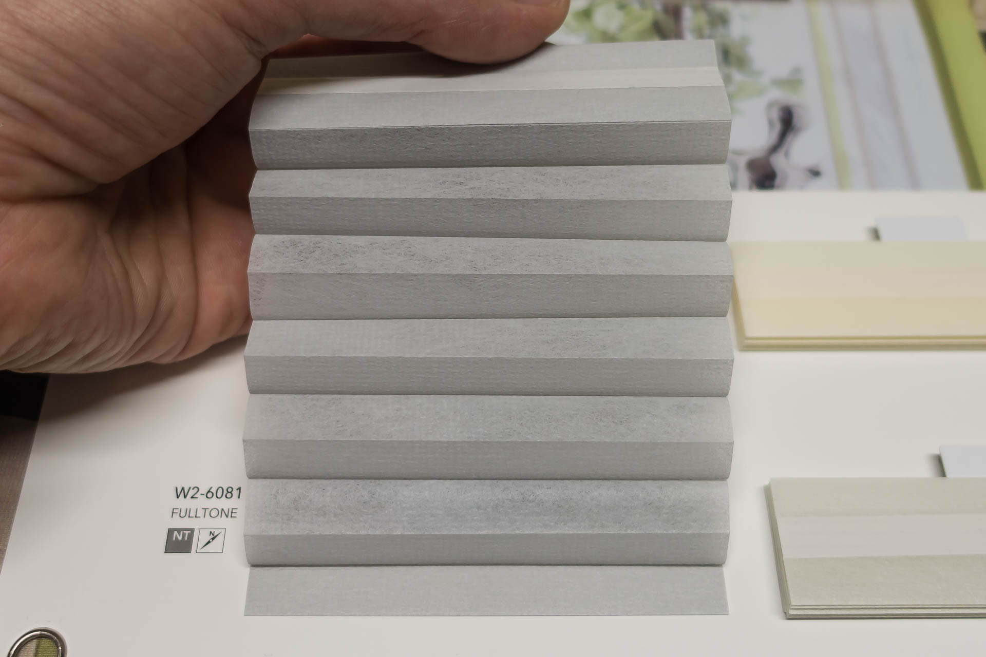 Waben-Plissee-Stoff aus der Farbkarte "Fulltone" | Material: 100 % PES