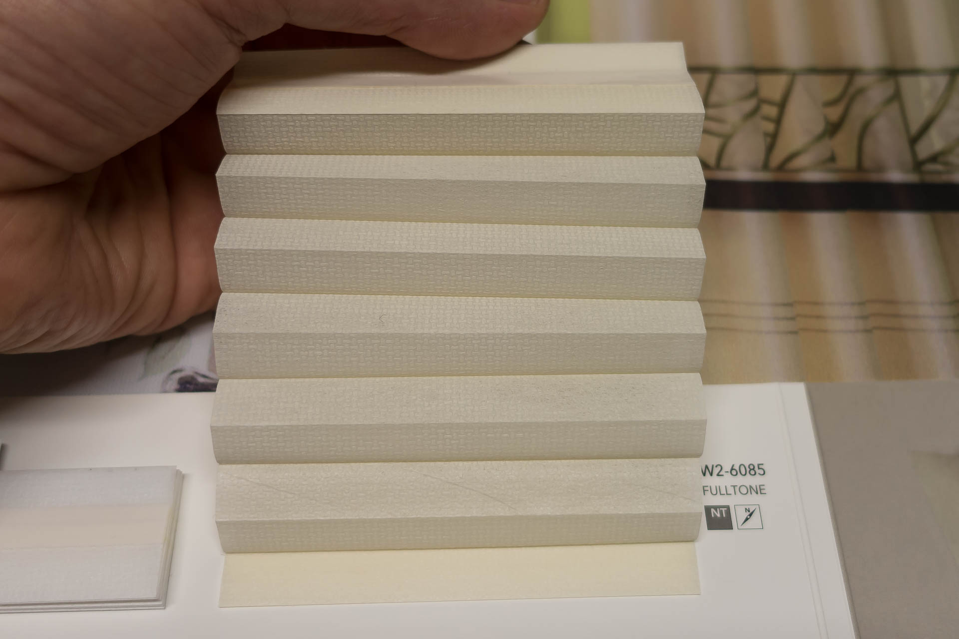 Waben-Plissee-Stoff aus der Farbkarte "Fulltone" | Material: 100 % PES