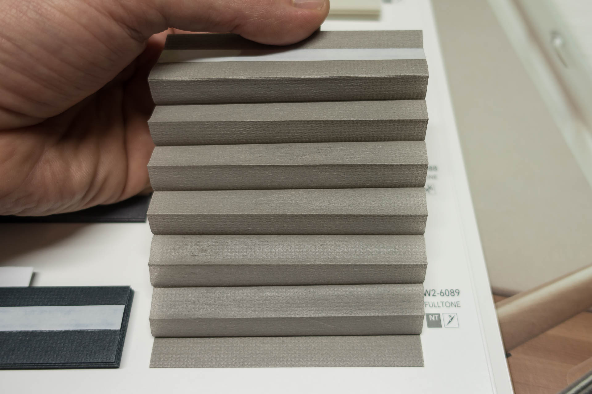 Waben-Plissee-Stoff aus der Farbkarte "Fulltone" | Material: 100 % PES