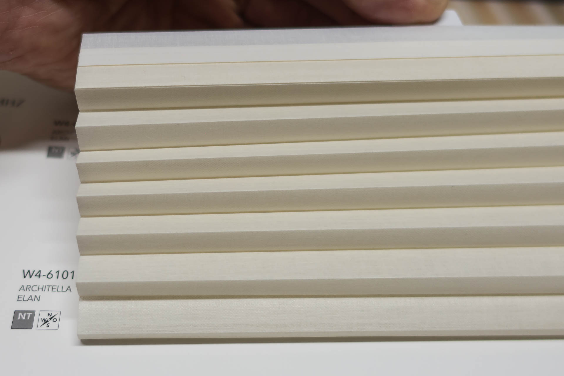 Waben-Plissee-Stoff aus der Farbkarte "Architella Elan" | Material: 100 % PES