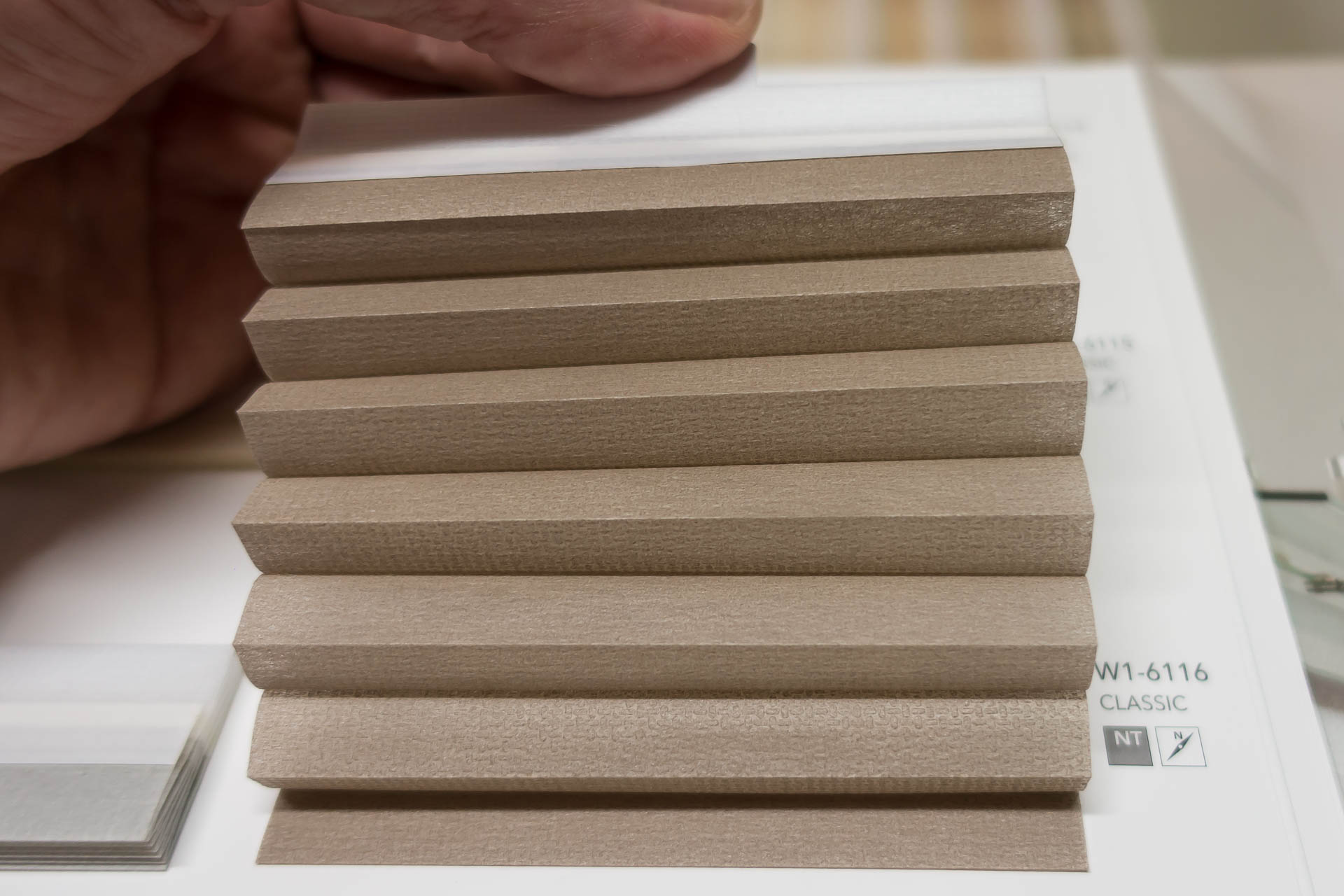 Waben-Plissee-Stoff aus der Farbkarte "Classic" | Material: 100 % PES