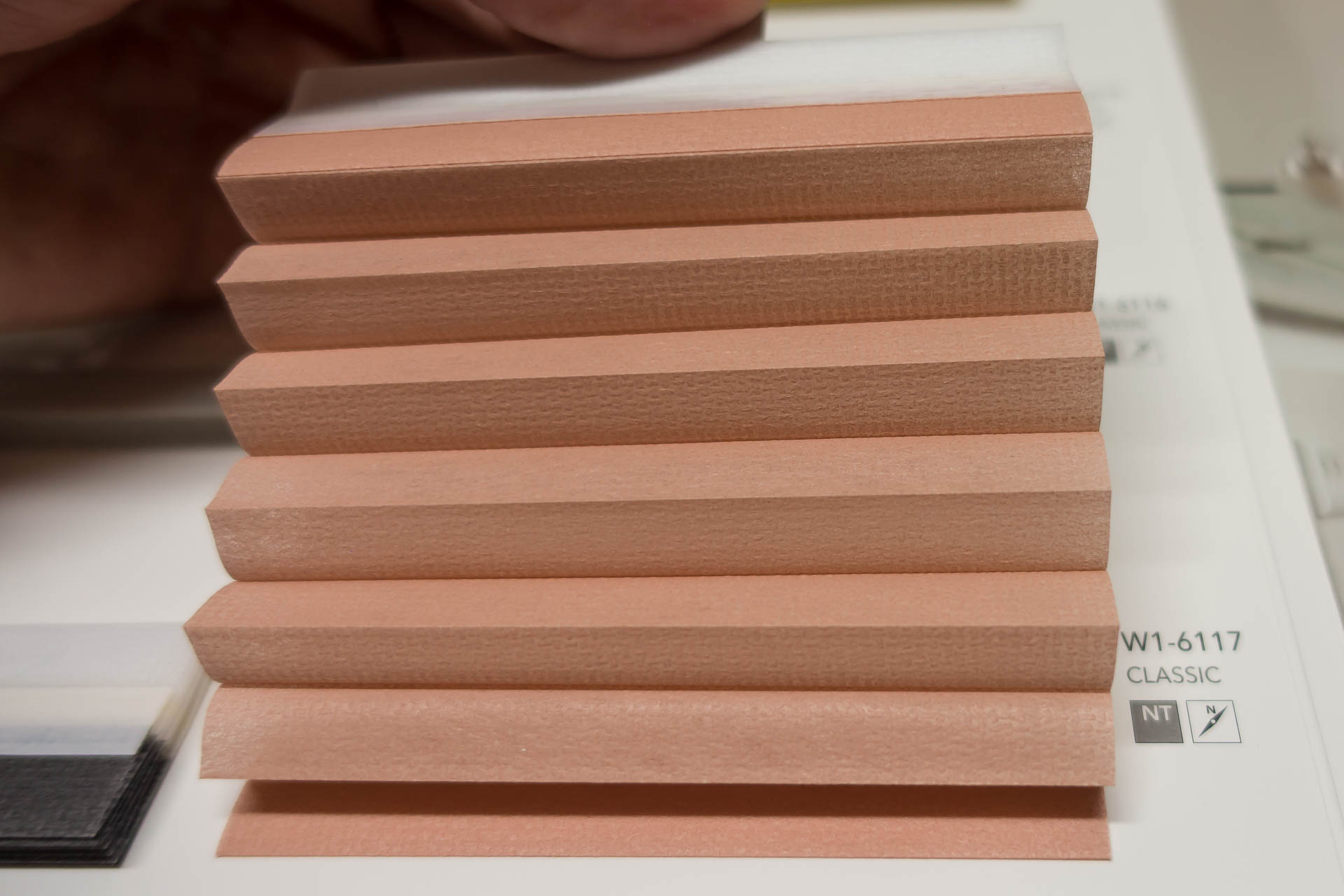 Waben-Plissee-Stoff aus der Farbkarte "Classic" | Material: 100 % PES